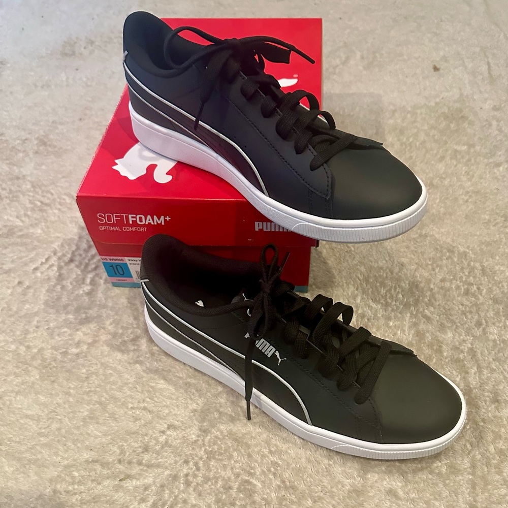 Puma Women’s Black Sneakers